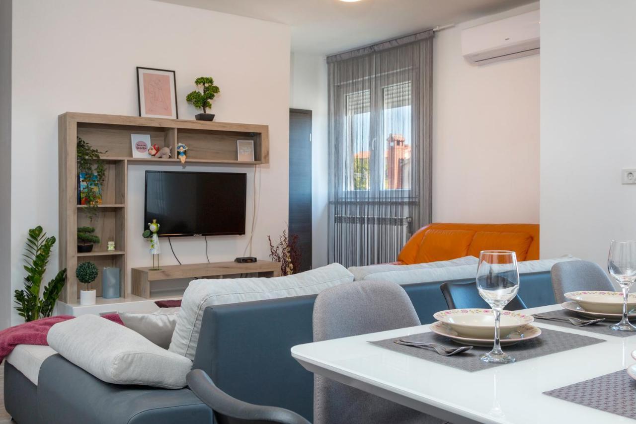 Apartment Kris พูลา ภายนอก รูปภาพ
