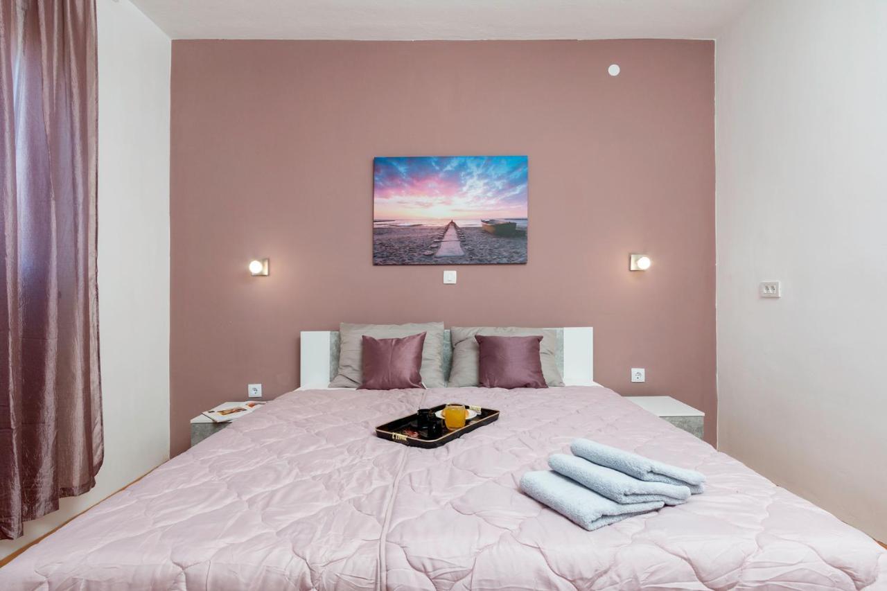 Apartment Kris พูลา ภายนอก รูปภาพ