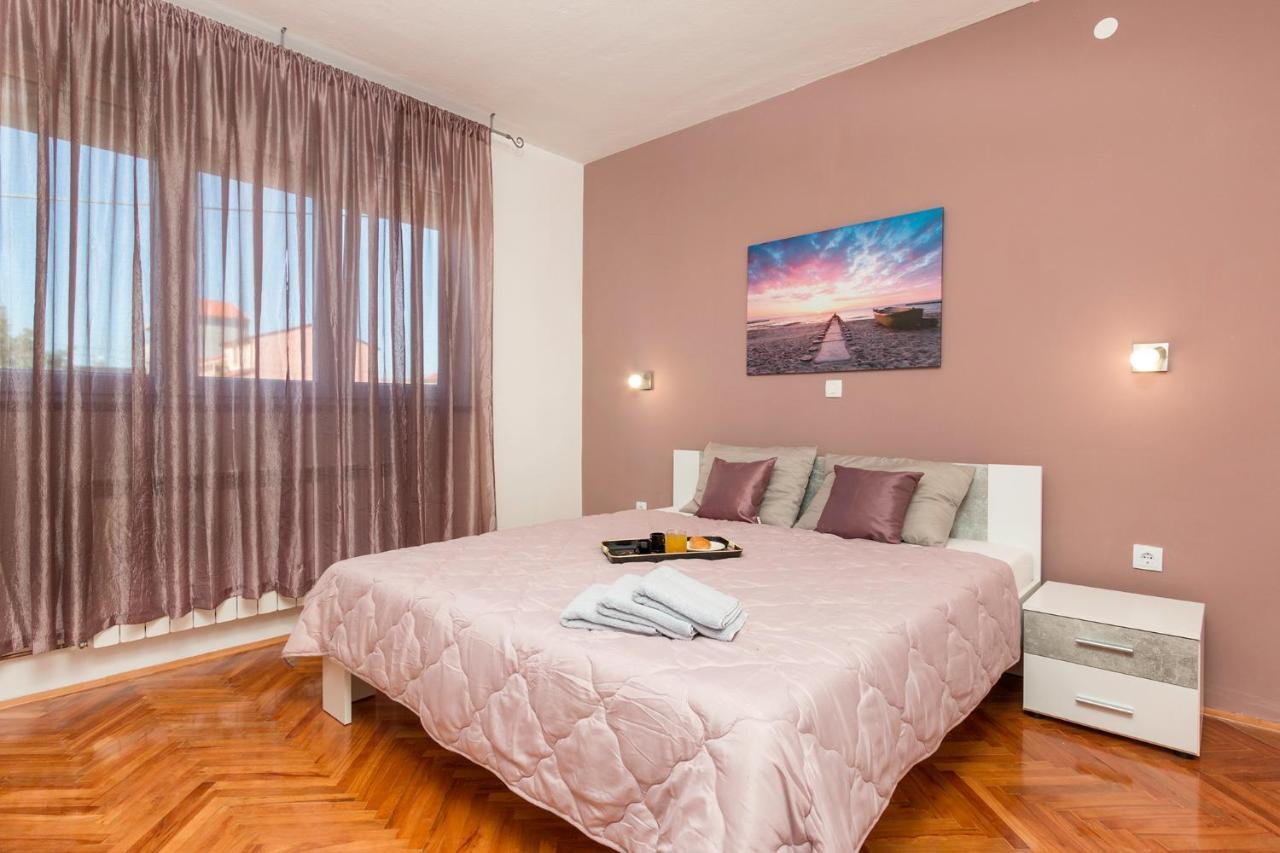 Apartment Kris พูลา ภายนอก รูปภาพ