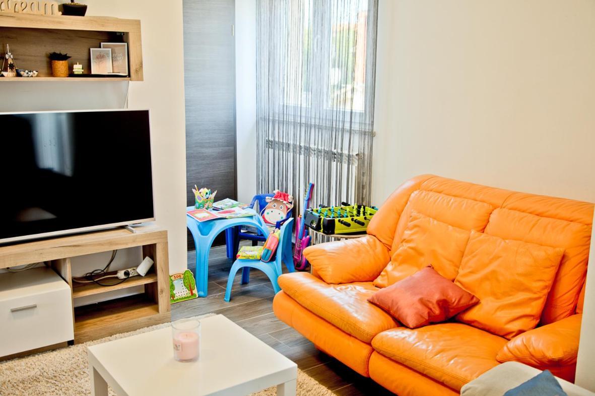 Apartment Kris พูลา ภายนอก รูปภาพ